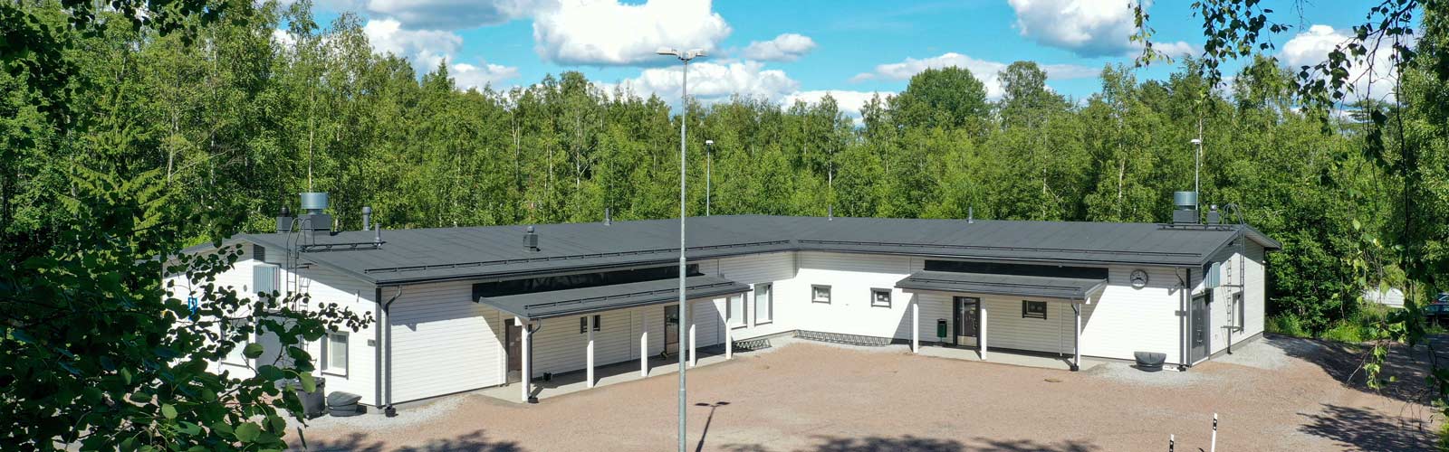 Kangasalan Rantakoulu moduulirakennus edestä koulukentaminen moduulirakentaminen.